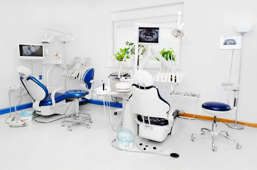 Niềng Răng Mắc Cài Sứ Giá Bao Nhiêu